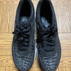 All black and white airmax - size 9 - $60